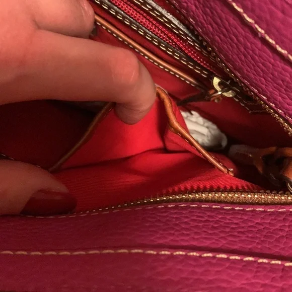 NWT Dooney & Bourke pebble leather magenta purse shoulder bag medium size - Picture 11 of 15
